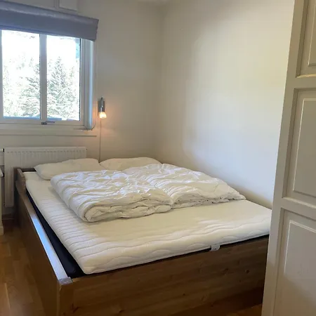 Apartment Stor Med 4 Soverom Og 2 Bad *