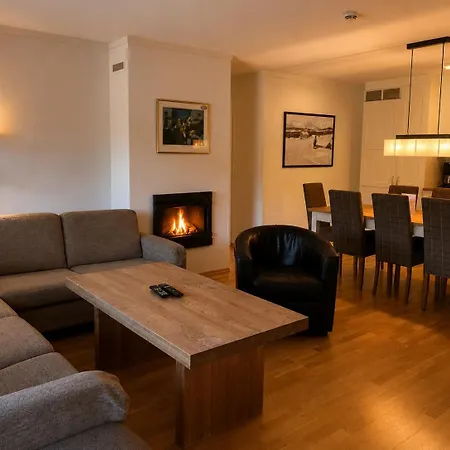 Stor Med 4 Soverom Og 2 Bad I Sentrum Apartment