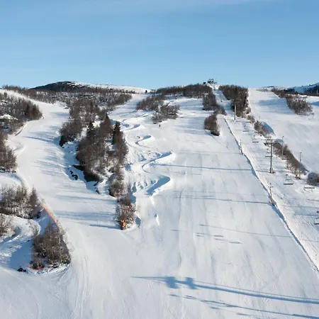 Stor Med 4 Soverom Og 2 Bad *